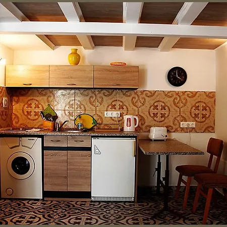 White & Quiet Apartment House Heviz