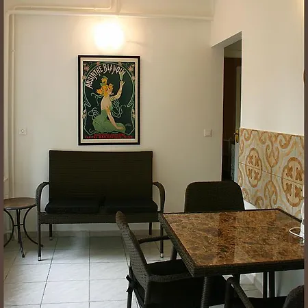Guest house White & Quiet Apartment House *