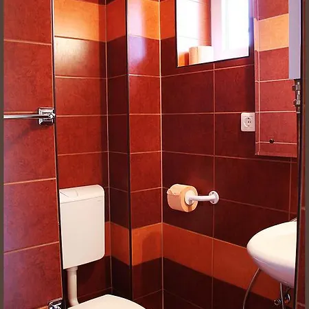 Gasthof White & Quiet Apartment House 4*