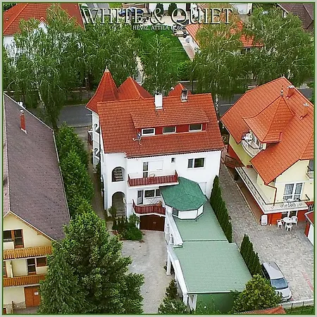 White & Quiet Apartment House * Heviz