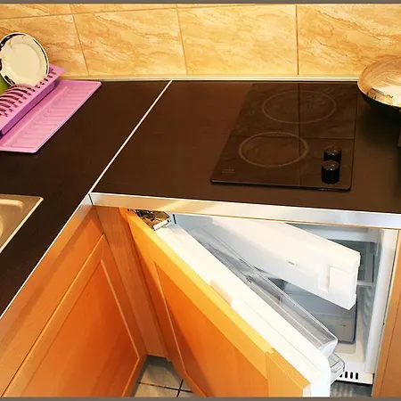 Guest house White & Quiet Apartment House *
