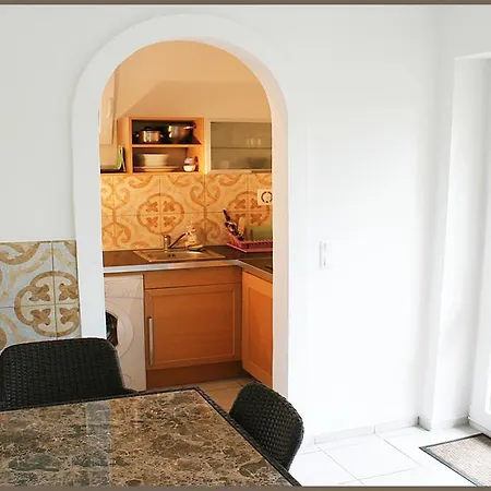 Guest house White & Quiet Apartment House