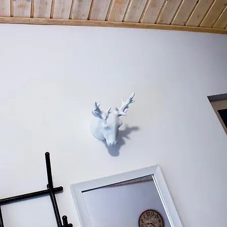 White & Quiet House Πανσιόν