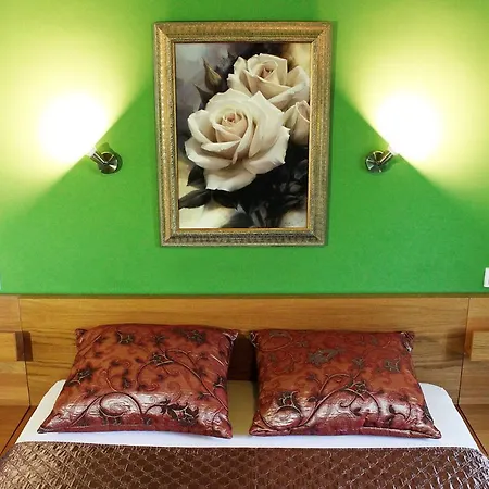Guest house White & Quiet Apartment House