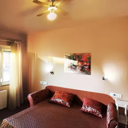 White & Quiet Apartment House Heviz