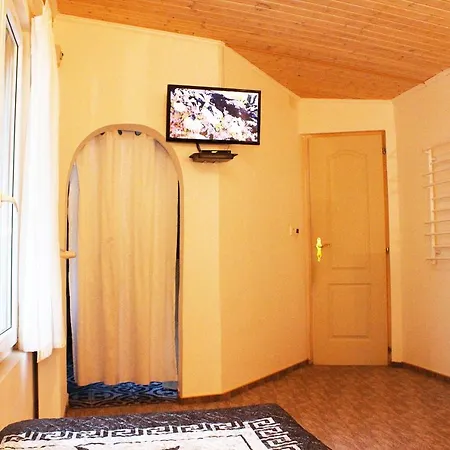 White & Quiet Apartment House * Heviz