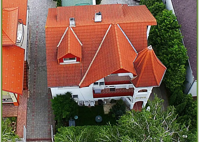 Гостевой дом White & Quiet House Хевиз