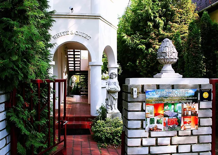 White & Quiet House 4*