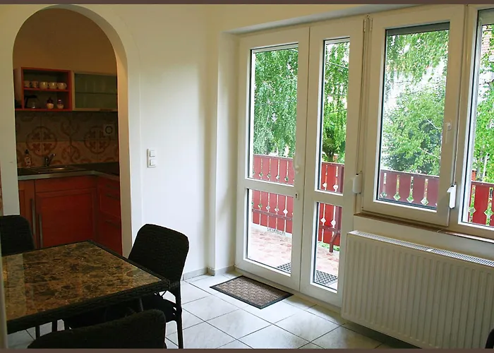 White & Quiet House Πανσιόν