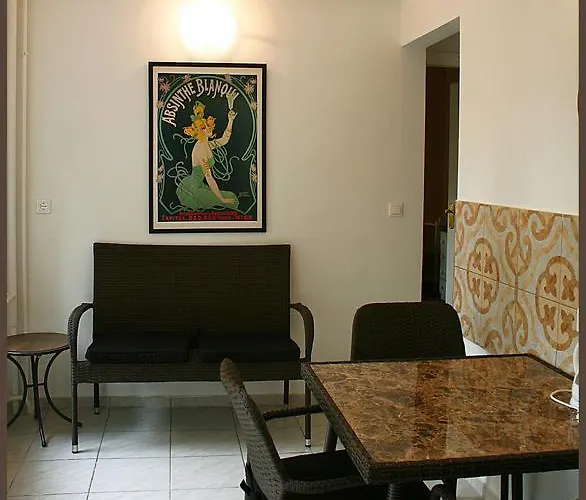 Πανσιόν White & Quiet House 4*