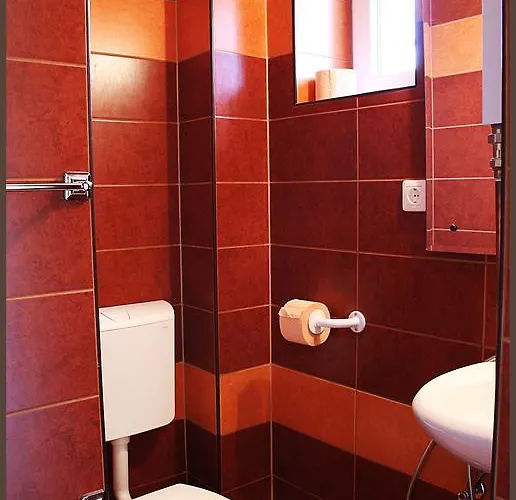 Πανσιόν White & Quiet House 4*