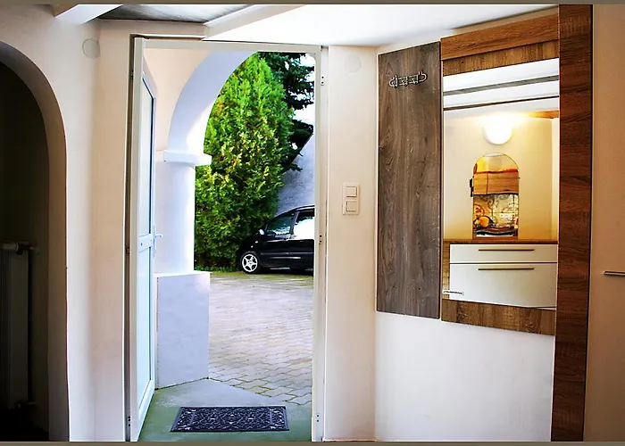 White & Quiet House Πανσιόν