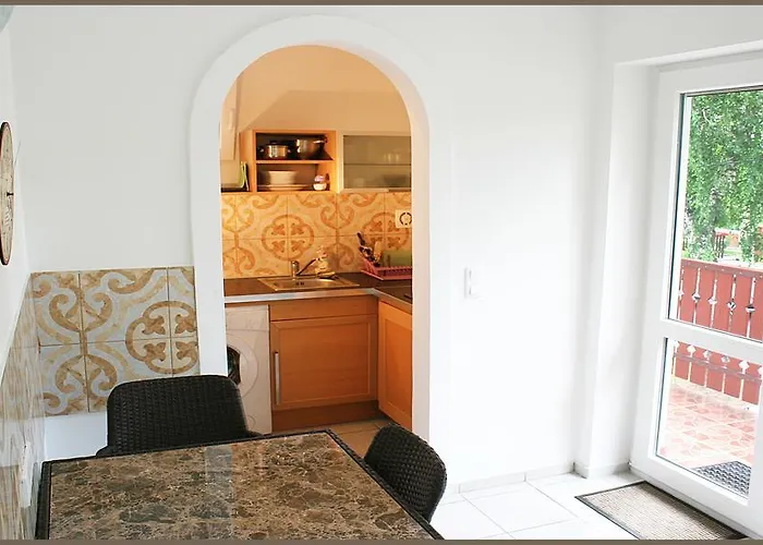 Гостевой дом White & Quiet House